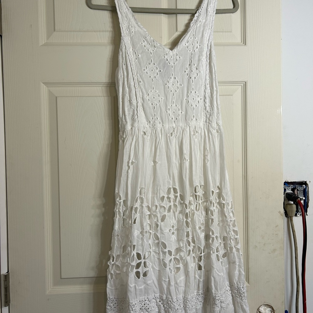 Chic White Eyelet Maxi Dress